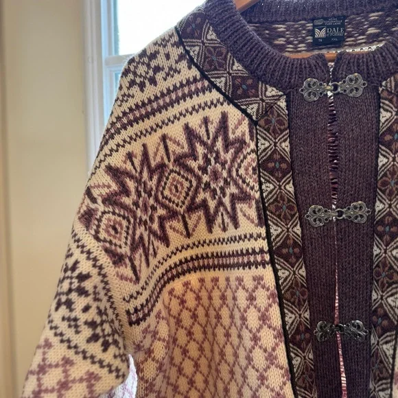 Dale of Norway Sweater Dale Classic Purple Fair Isle Cardigan Clasp Snow Winter - Picture 3 of 10
